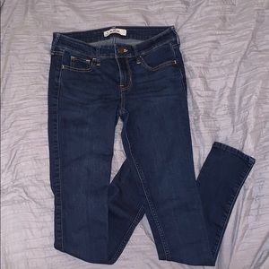 hollister dark wash skinny jeans
